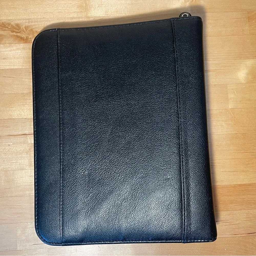 Franklin Covey Vintage Full Grain leather Binder Zipper around closure